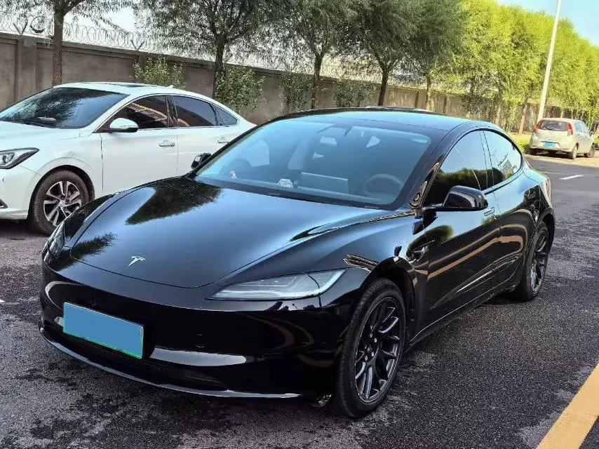 2023 TESLA MODEL view 1