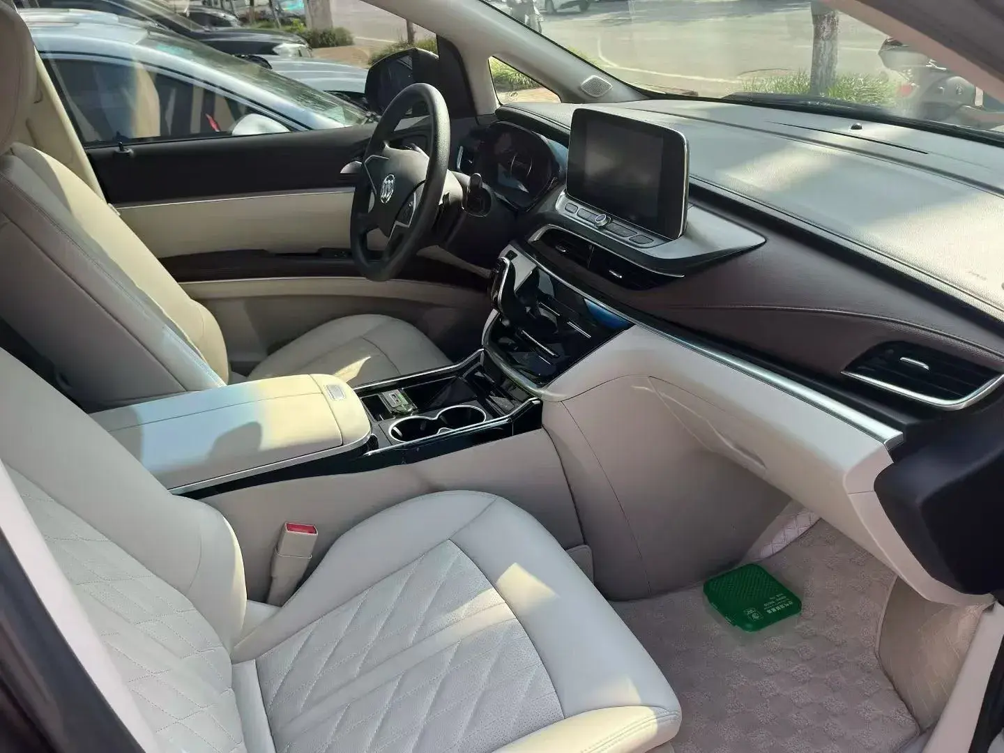 2021 BUICK GL8 thumbnail 3