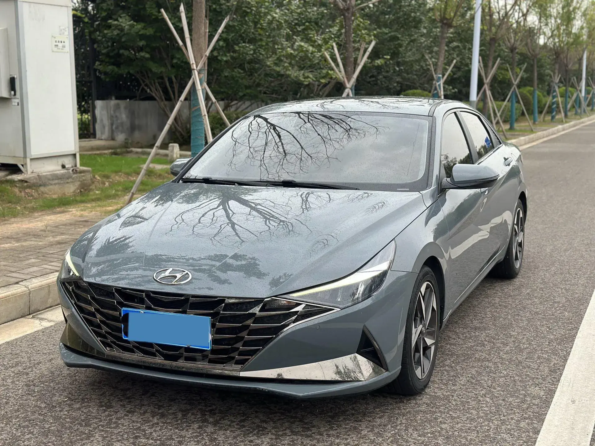 2022 HYUNDAI ELANTRA view 1