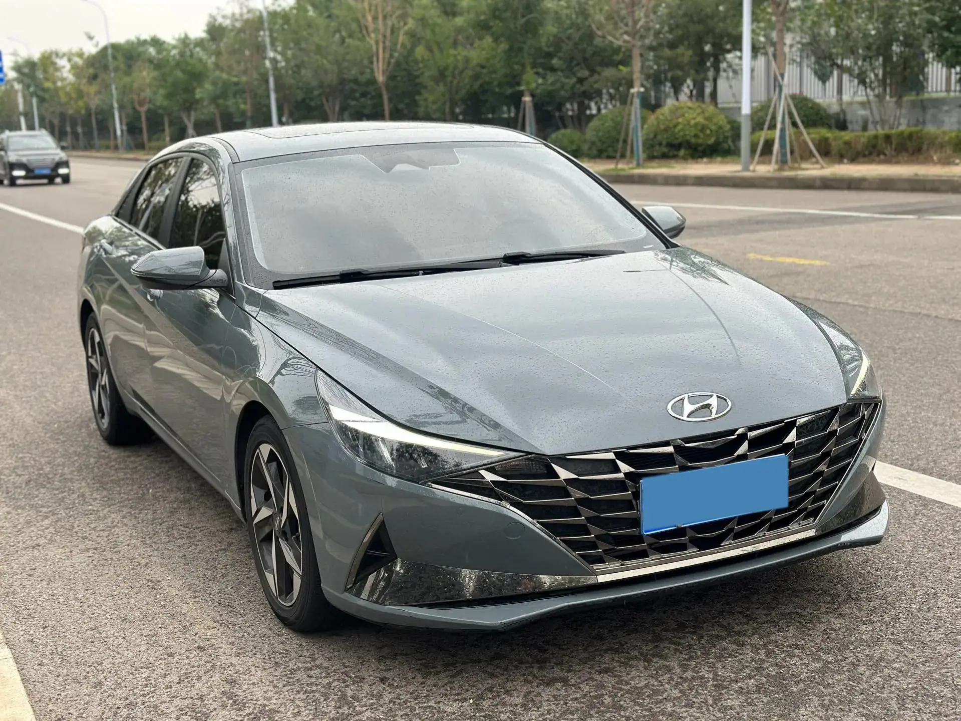 2022 HYUNDAI ELANTRA thumbnail 3