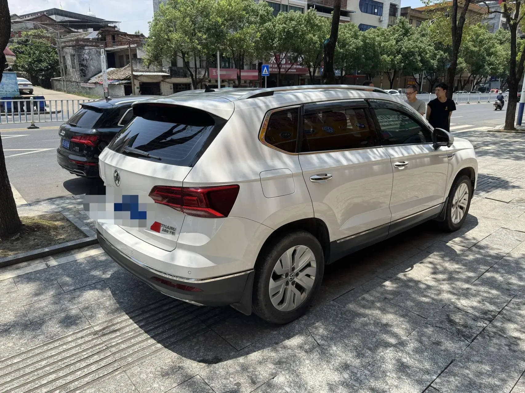 2019 VOLKSWAGEN THARU thumbnail 4