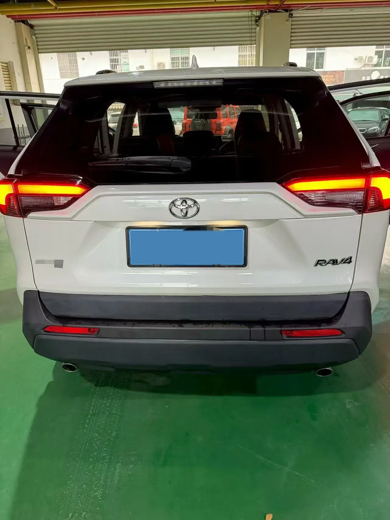 2020 TOYOTA RAV4 thumbnail 4