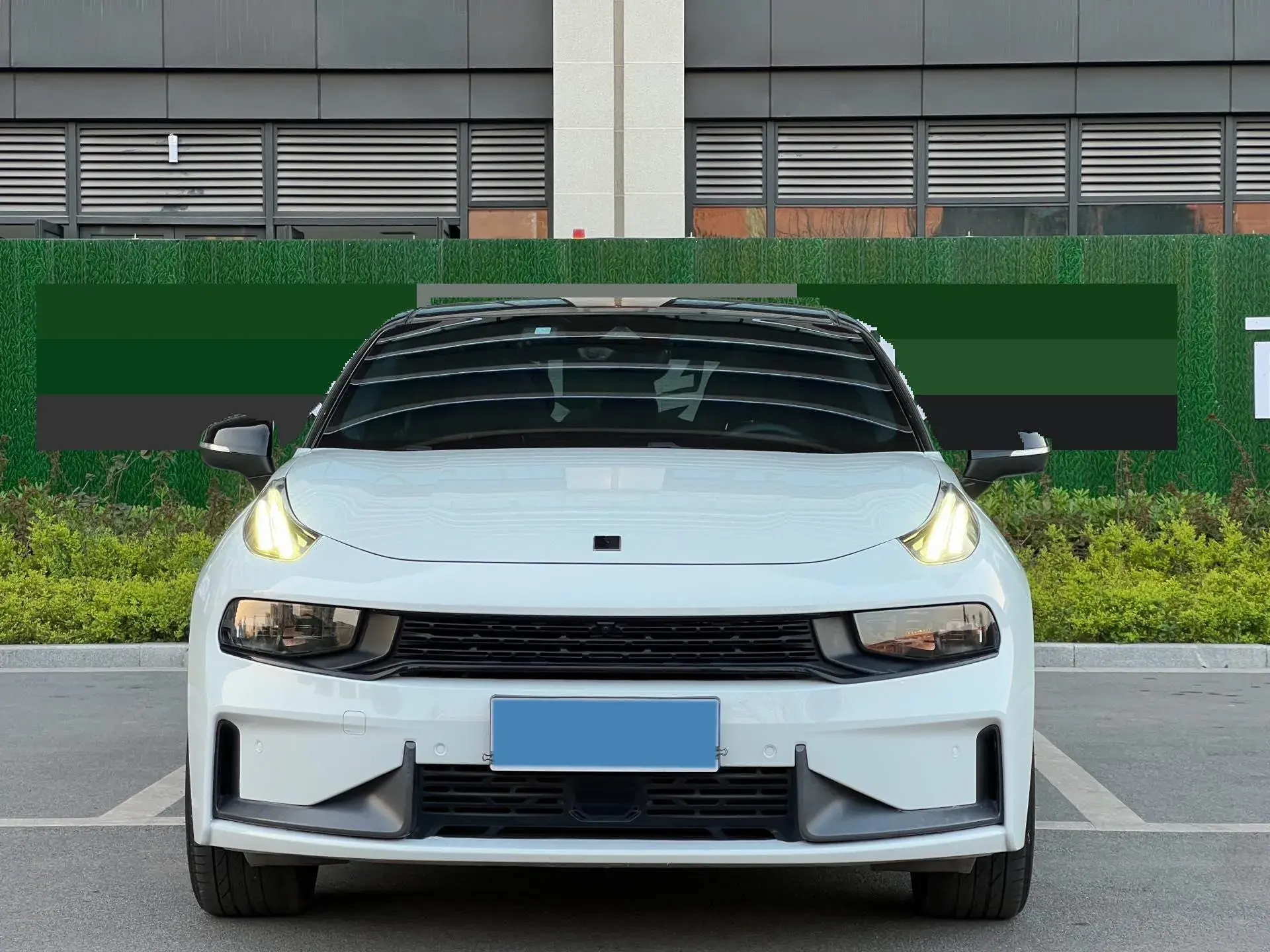 2019 LYNK&CO 03 thumbnail 2