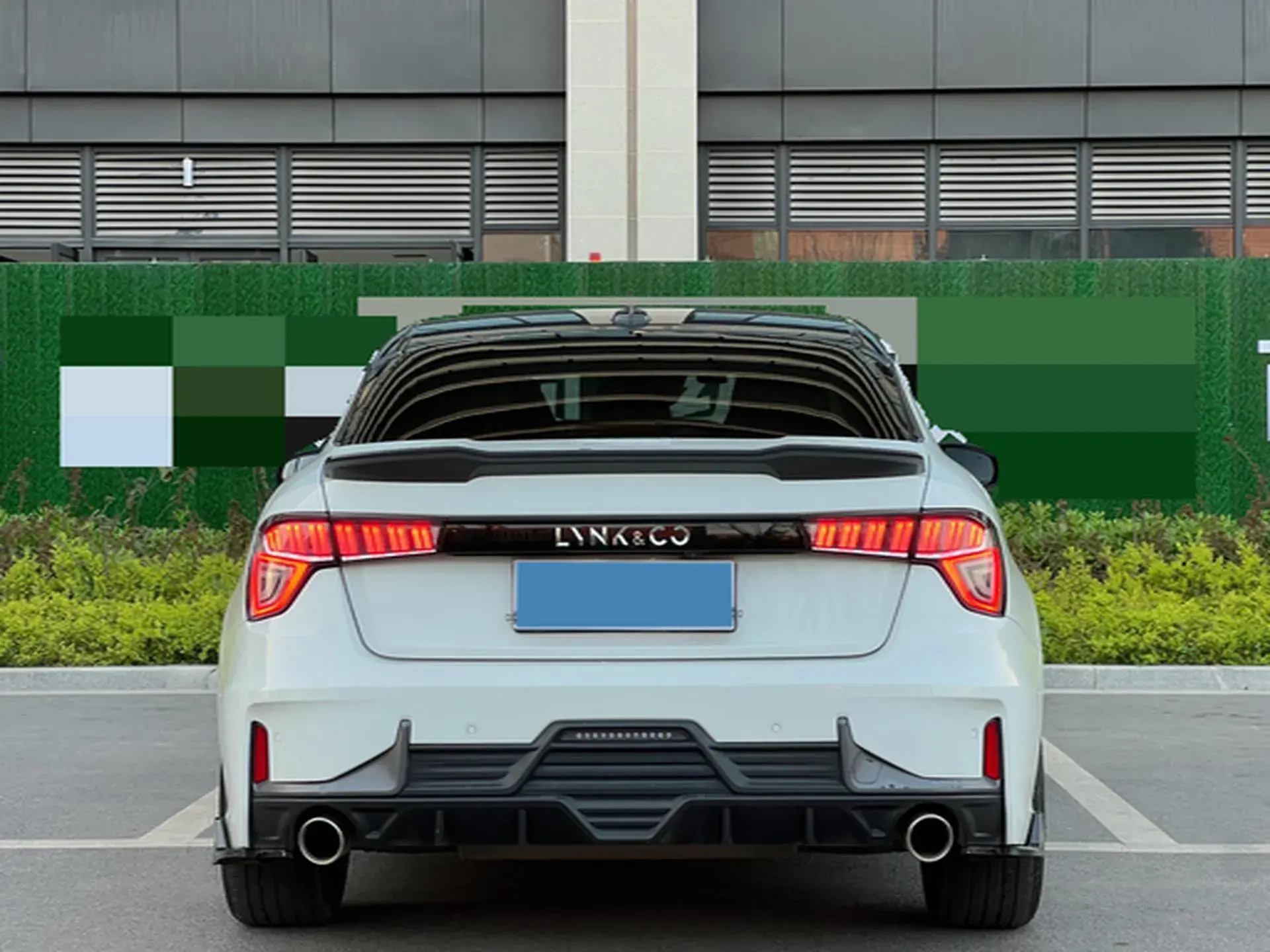 2019 LYNK&CO 03 thumbnail 4