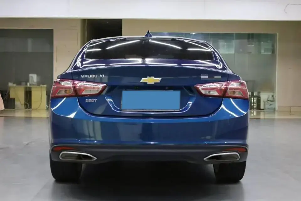 2019 CHEVROLET MALIBU thumbnail 4