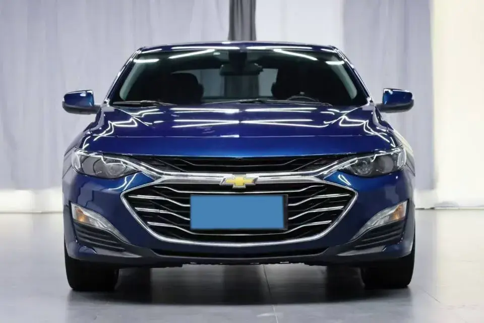 2019 CHEVROLET MALIBU thumbnail 2
