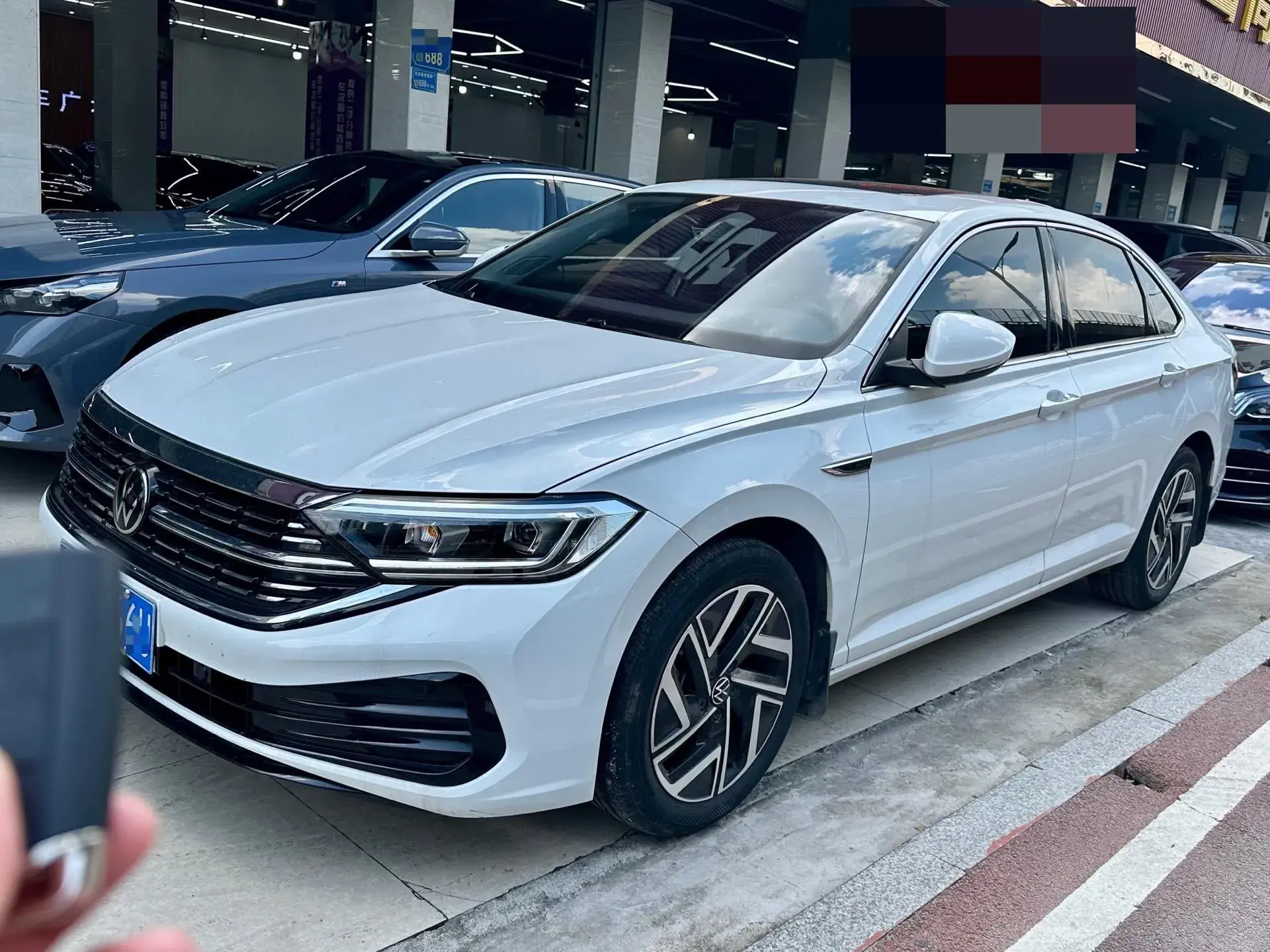 2023 VOLKSWAGEN SAGITAR view 1