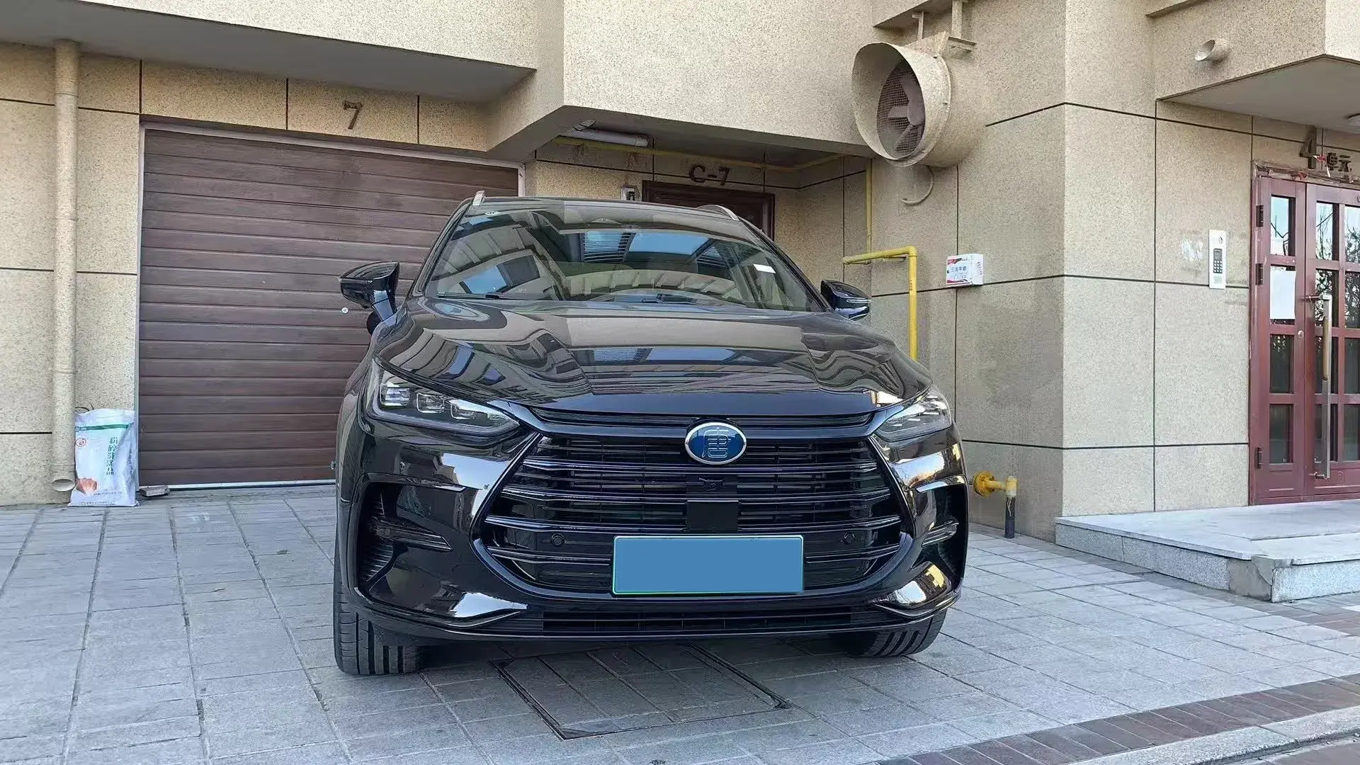 2021 BYD TANG thumbnail 2