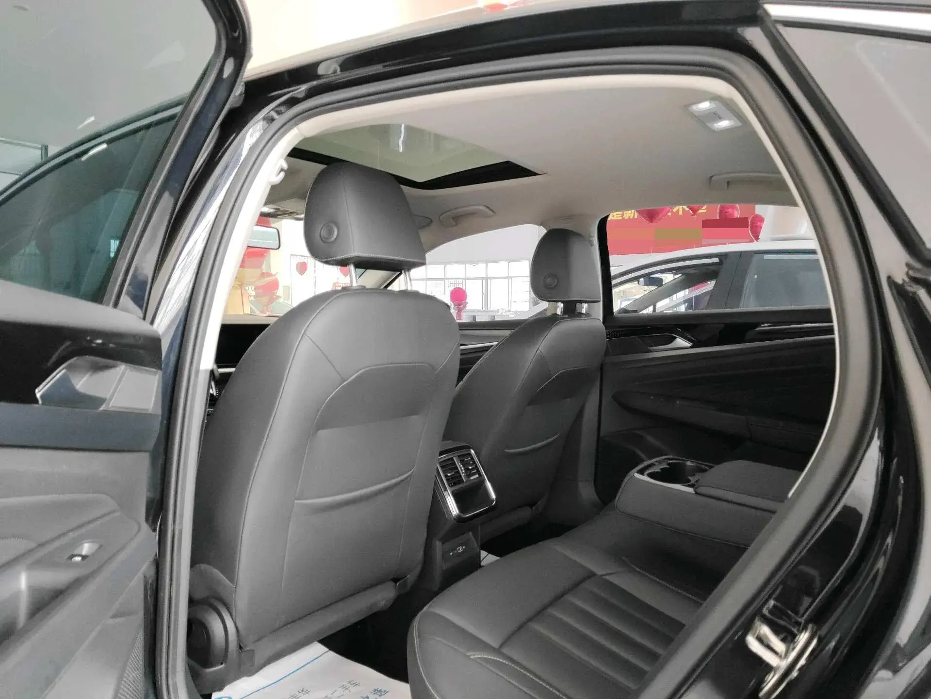 2022 VOLKSWAGEN PASSAT thumbnail 4