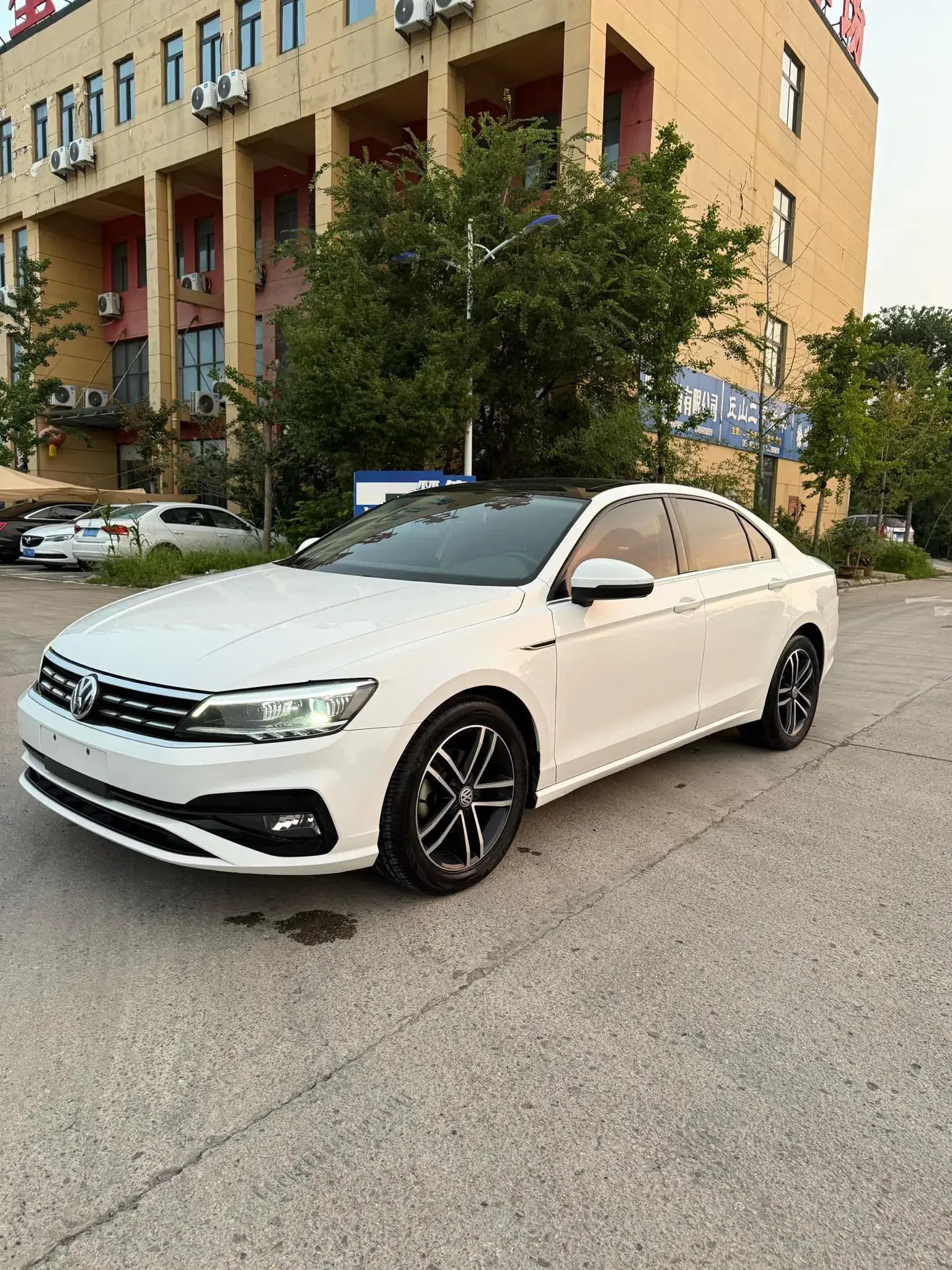 2019 VOLKSWAGEN LAMANDO view 1