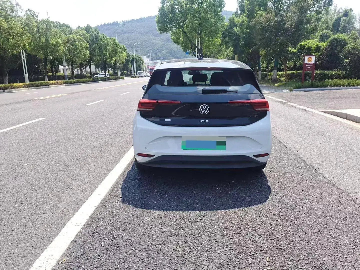 2024 VOLKSWAGEN ID.3 thumbnail 4