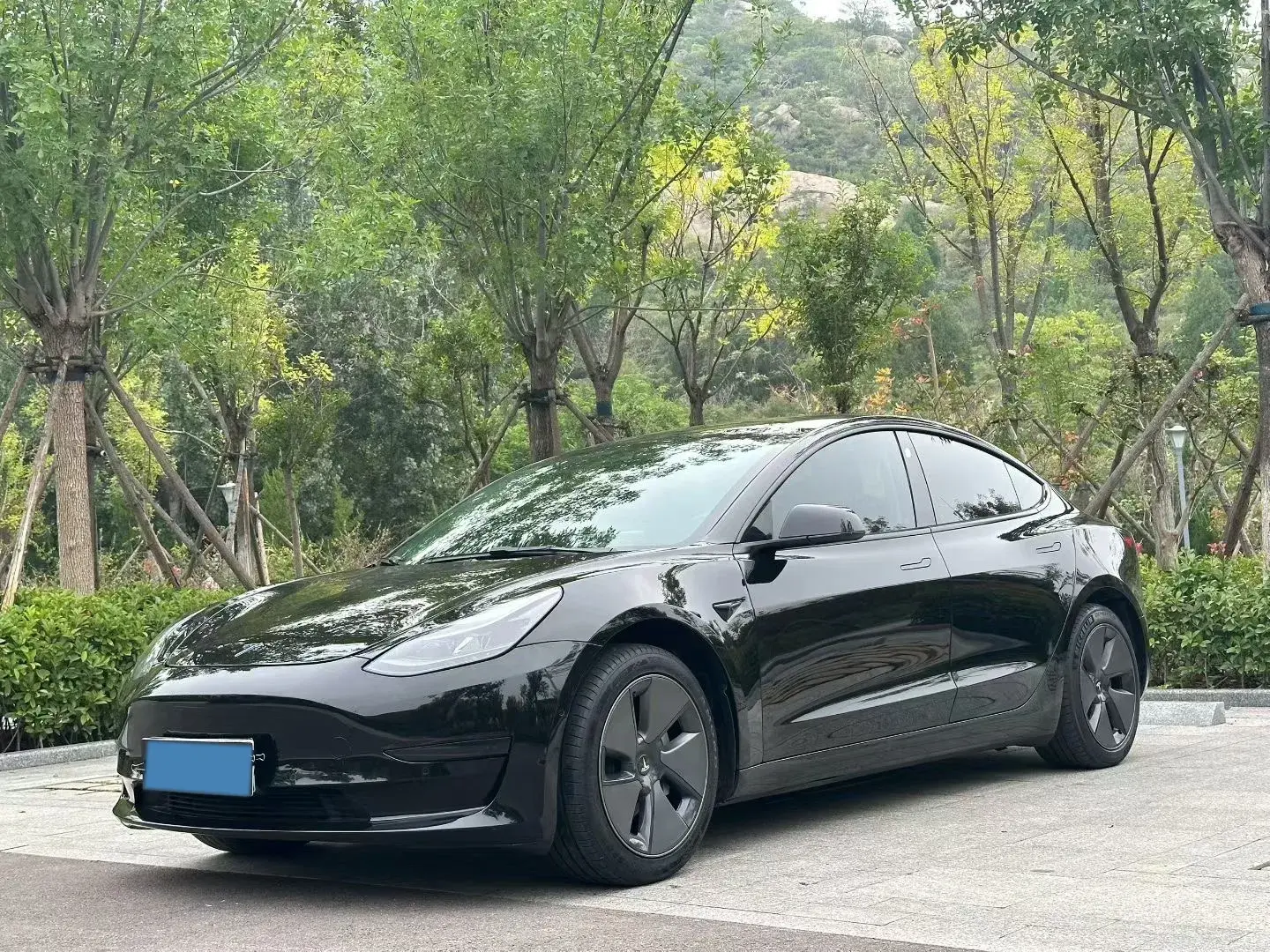 2022 TESLA MODEL view 1