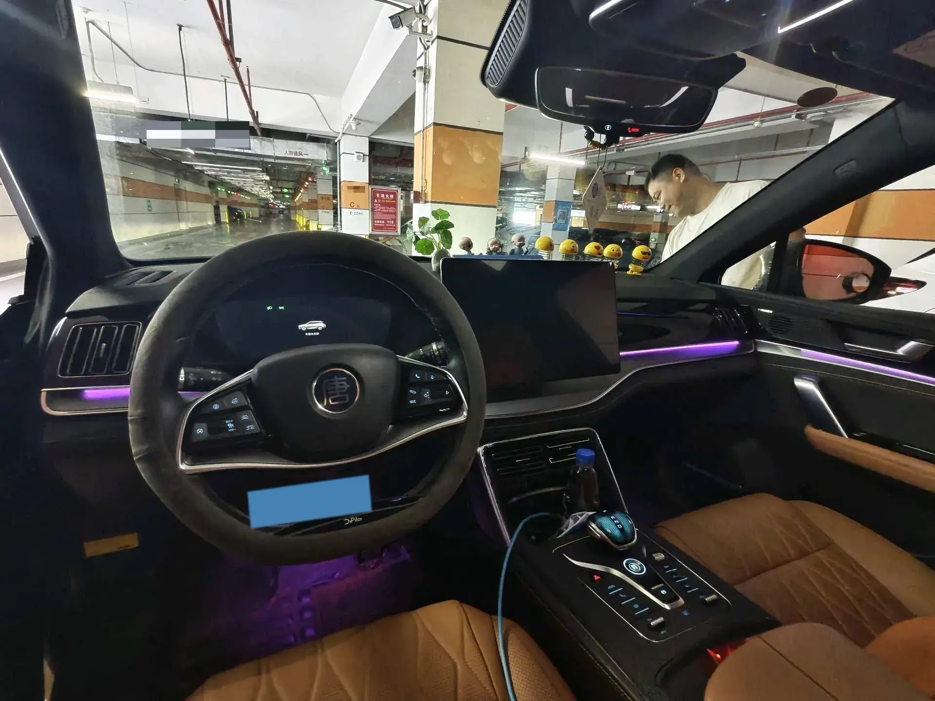 2023 BYD TANG thumbnail 4