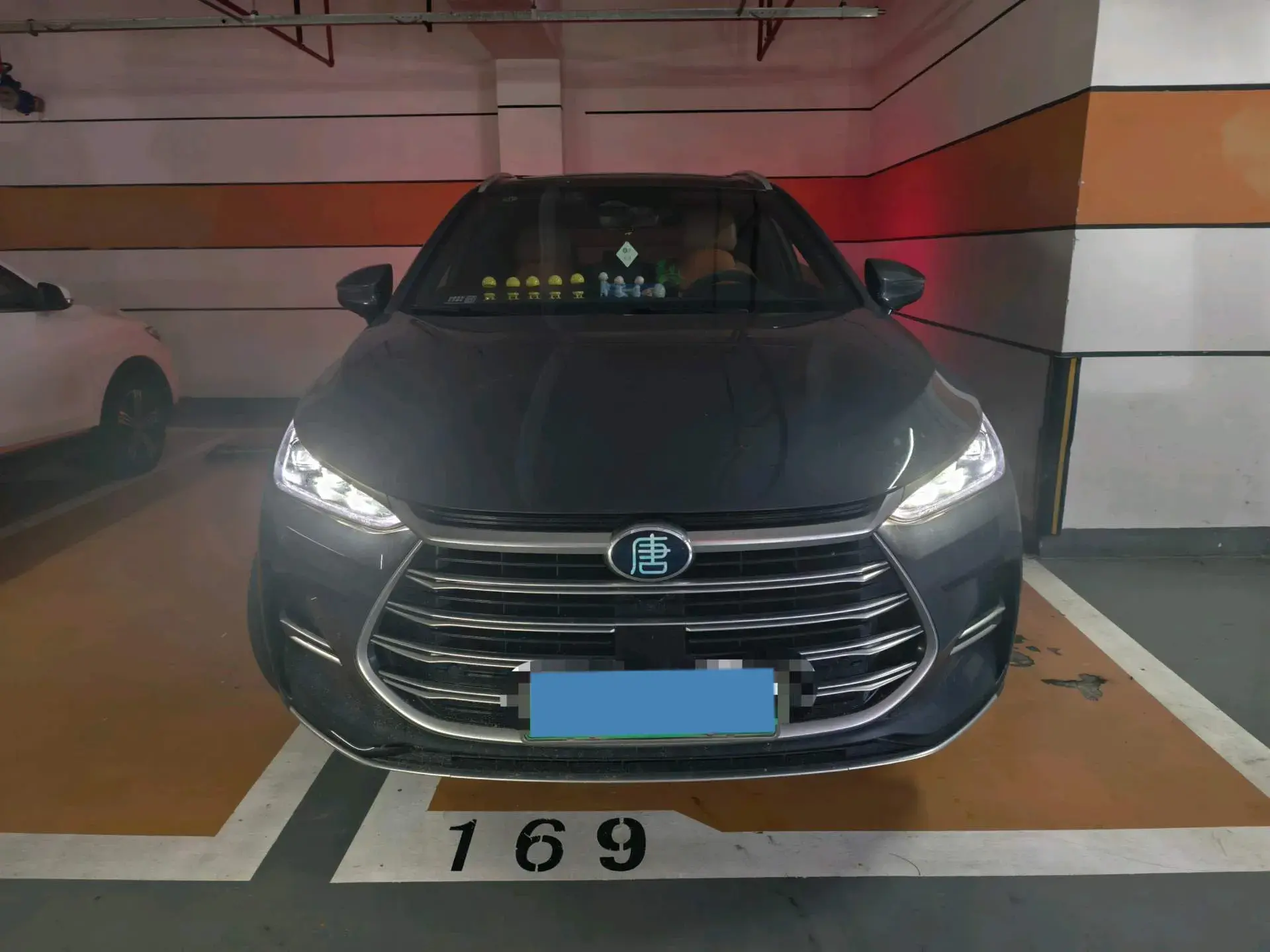 2023 BYD TANG thumbnail 2