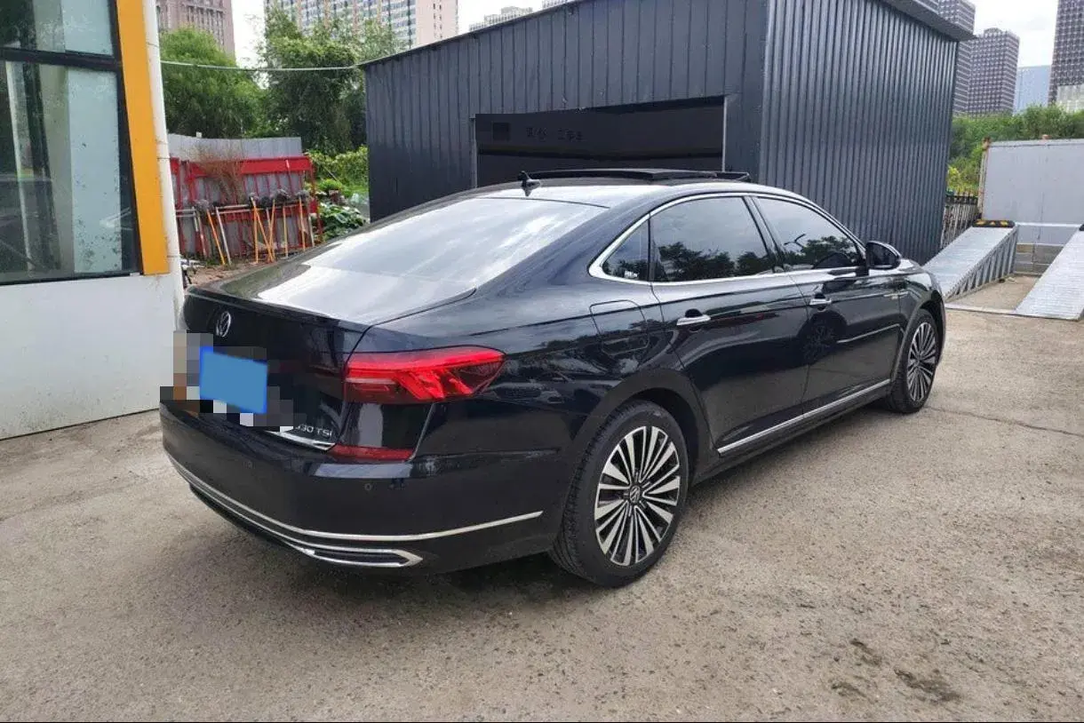 2021 VOLKSWAGEN PASSAT thumbnail 2
