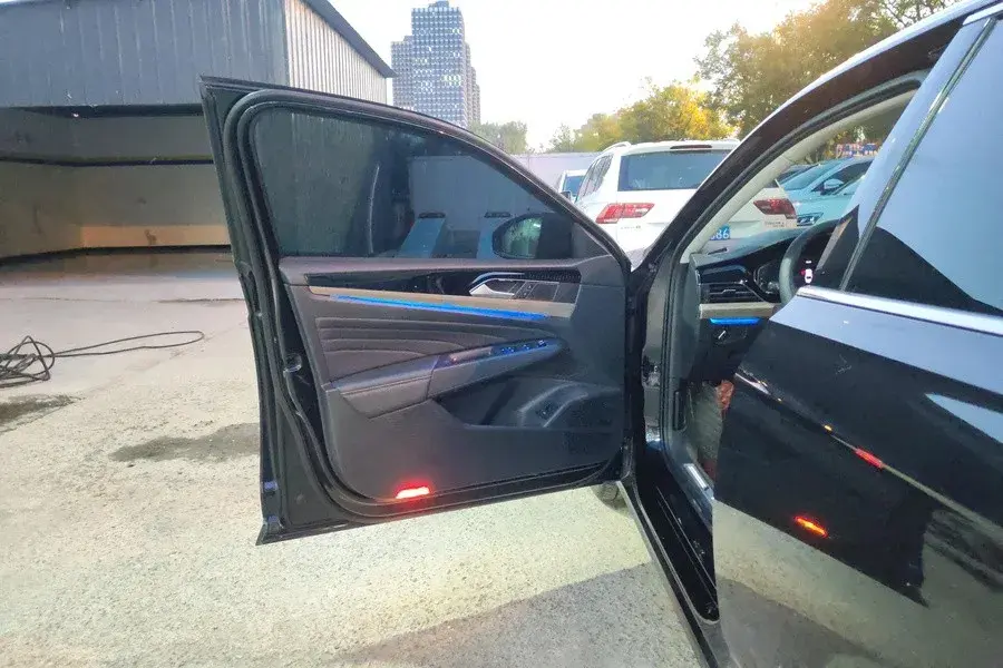 2021 VOLKSWAGEN PASSAT thumbnail 3