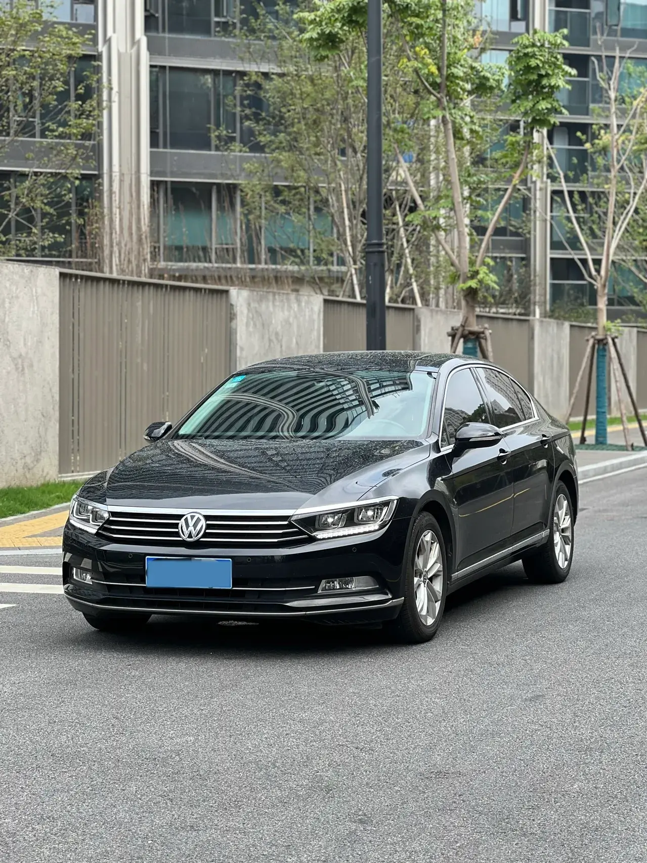 2017 VOLKSWAGEN MAGOTAN view 1