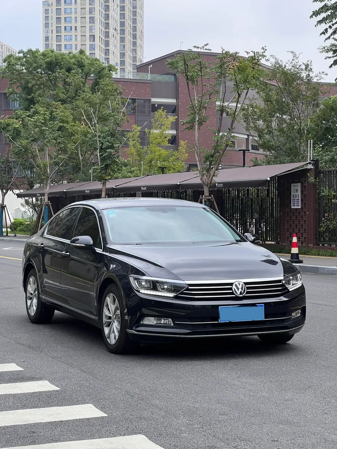 2017 VOLKSWAGEN MAGOTAN thumbnail 3