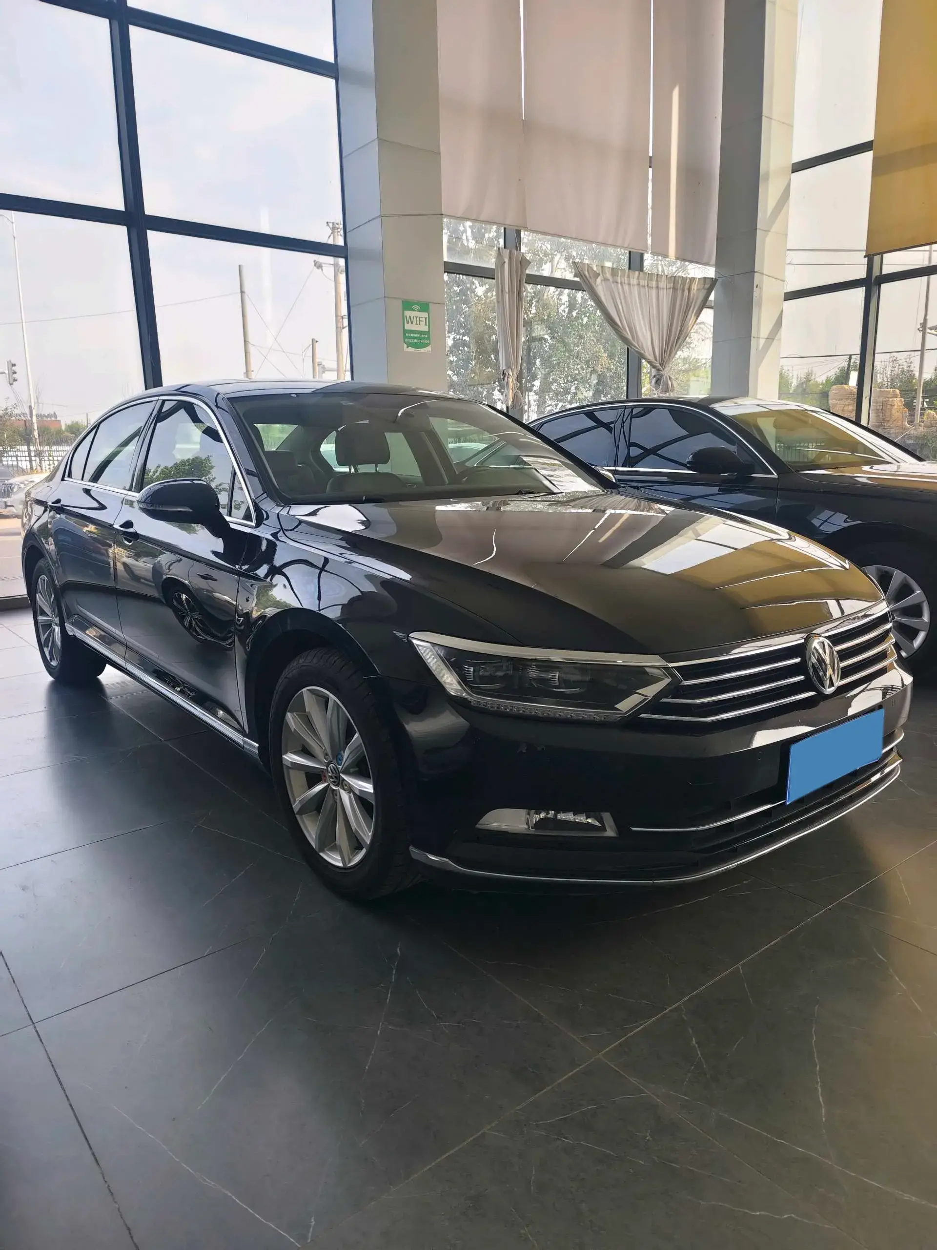 2018 VOLKSWAGEN MAGOTAN thumbnail 2