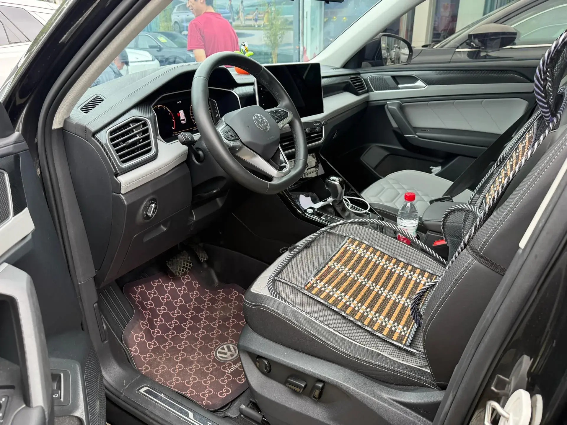 2023 VOLKSWAGEN TAYRON thumbnail 3