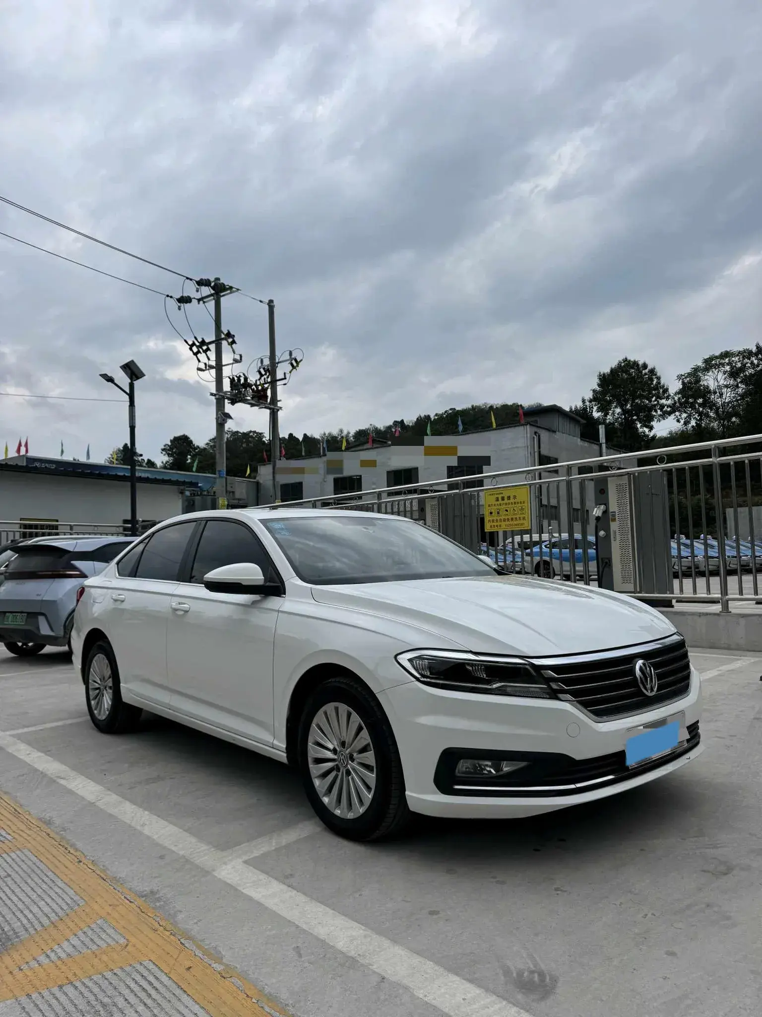 2018 VOLKSWAGEN LAVIDA thumbnail 2