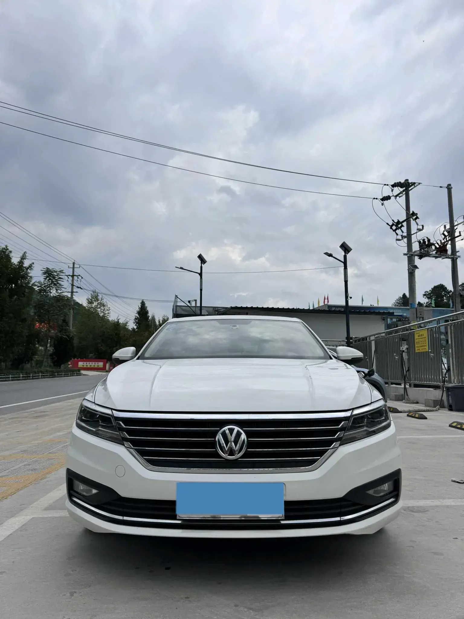 2018 VOLKSWAGEN LAVIDA thumbnail 3