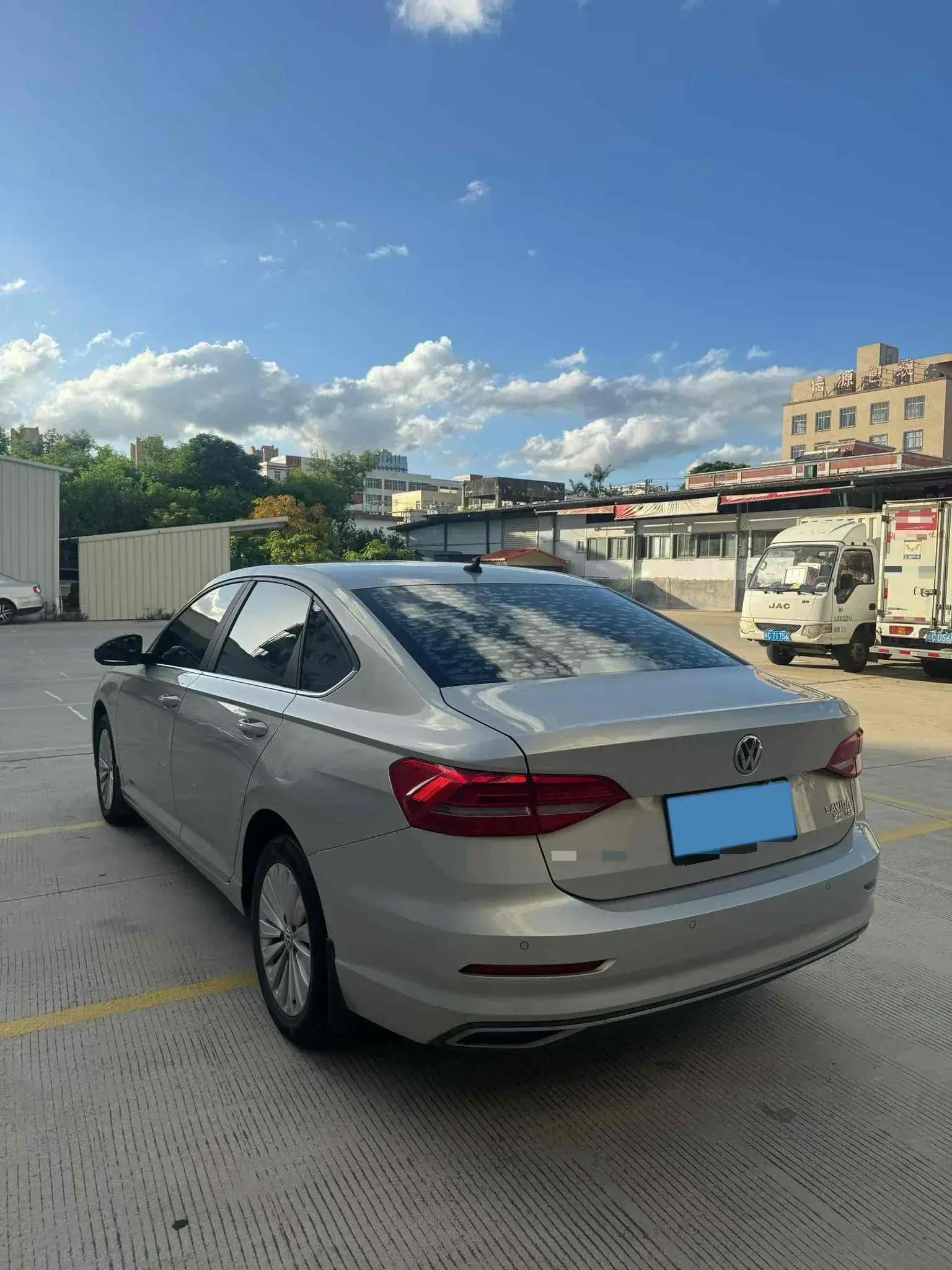 2019 VOLKSWAGEN LAVIDA thumbnail 4