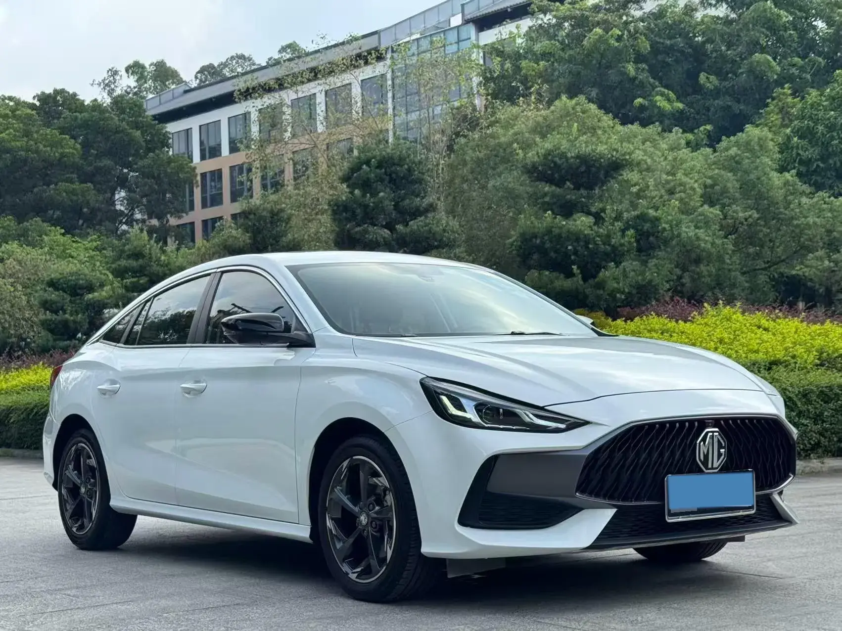 2022 MG 5 thumbnail 3