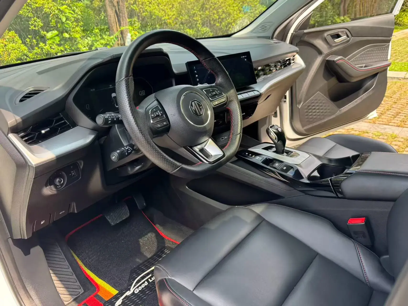 2022 MG 5 thumbnail 4