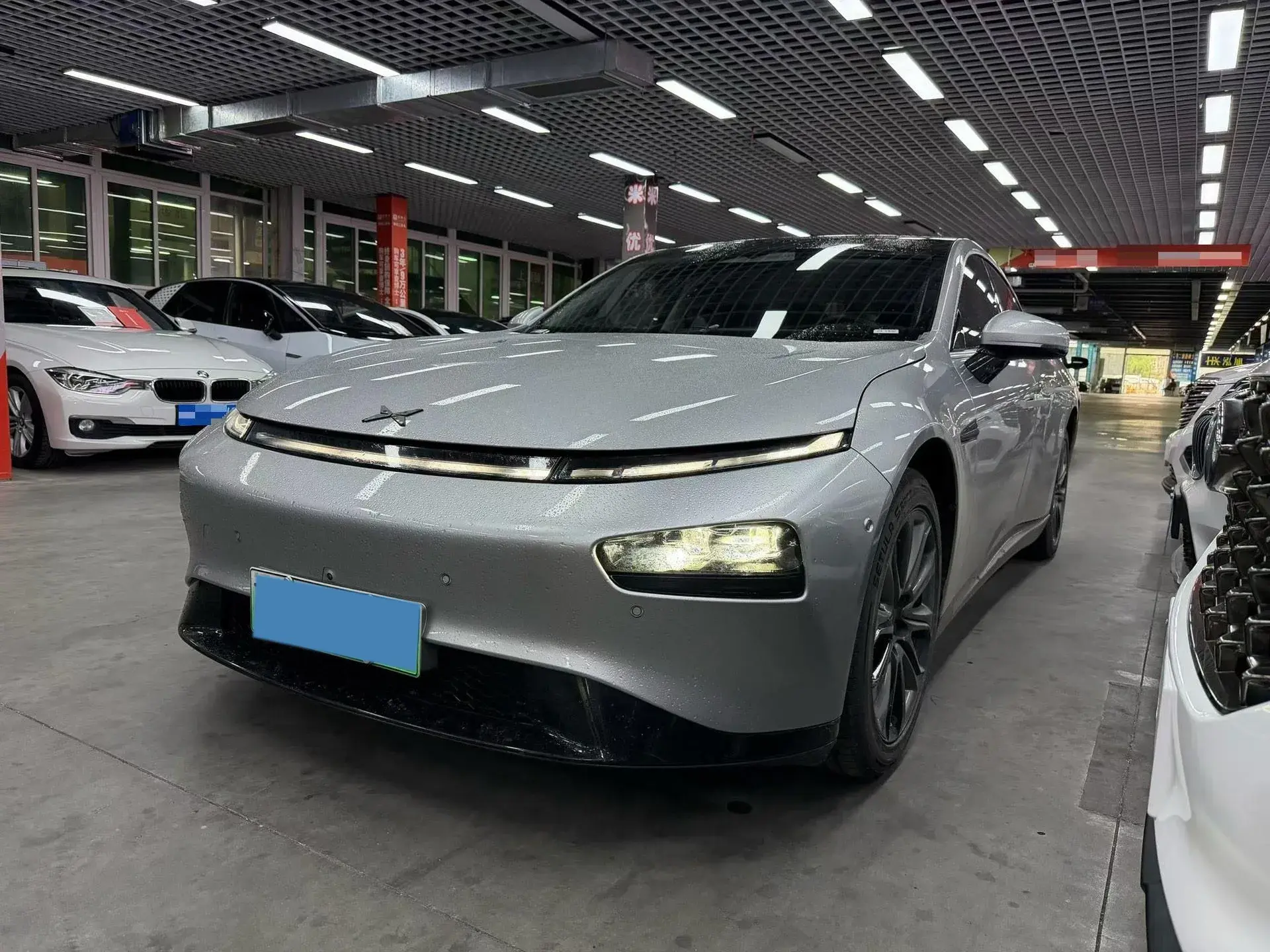 2022 XPENG P7 view 1