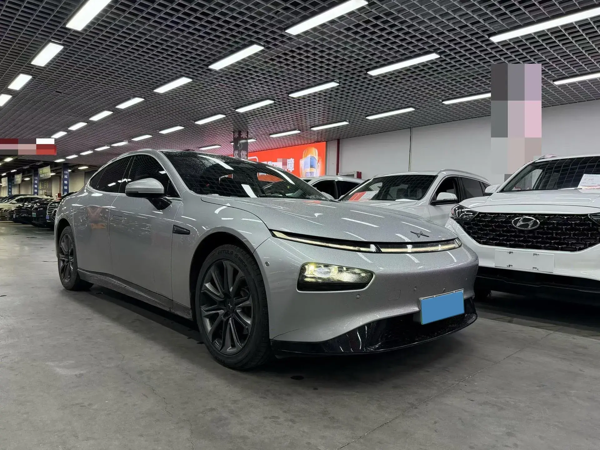 2022 XPENG P7 thumbnail 3