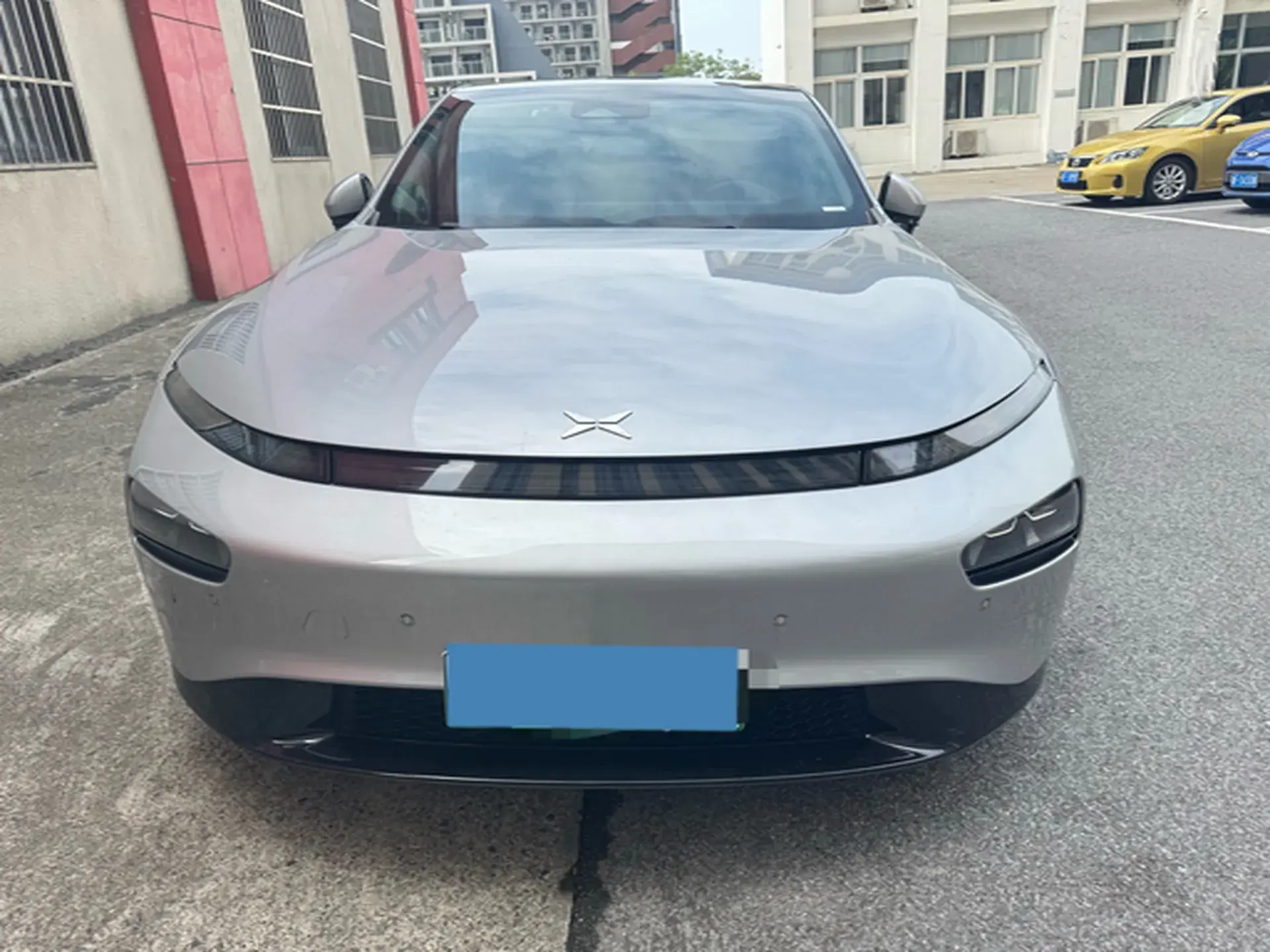 2022 XPENG P7 thumbnail 2