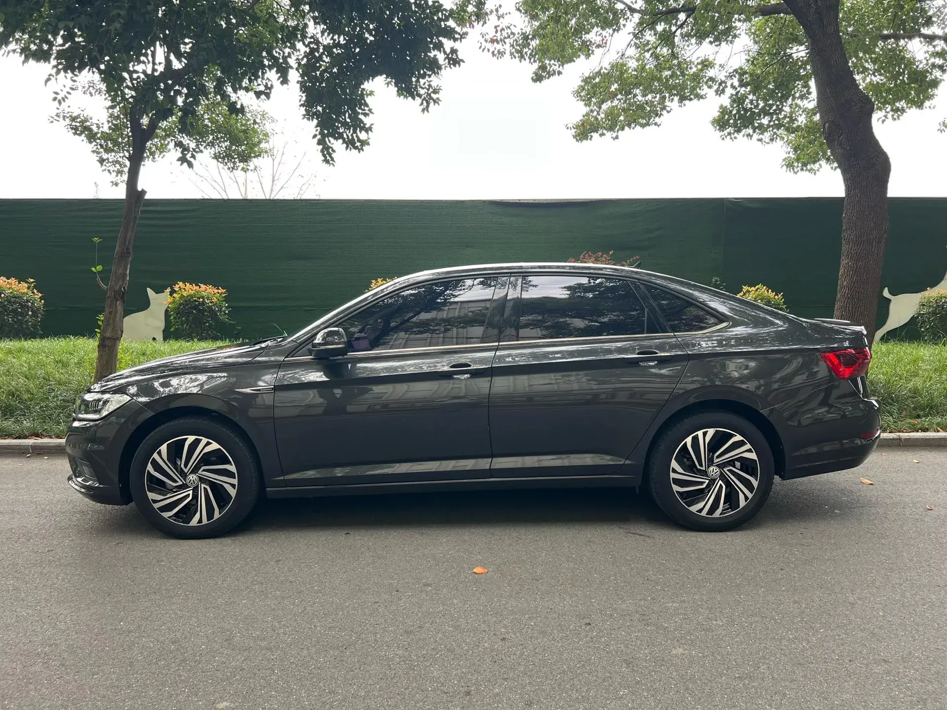 2022 VOLKSWAGEN SAGITAR thumbnail 3