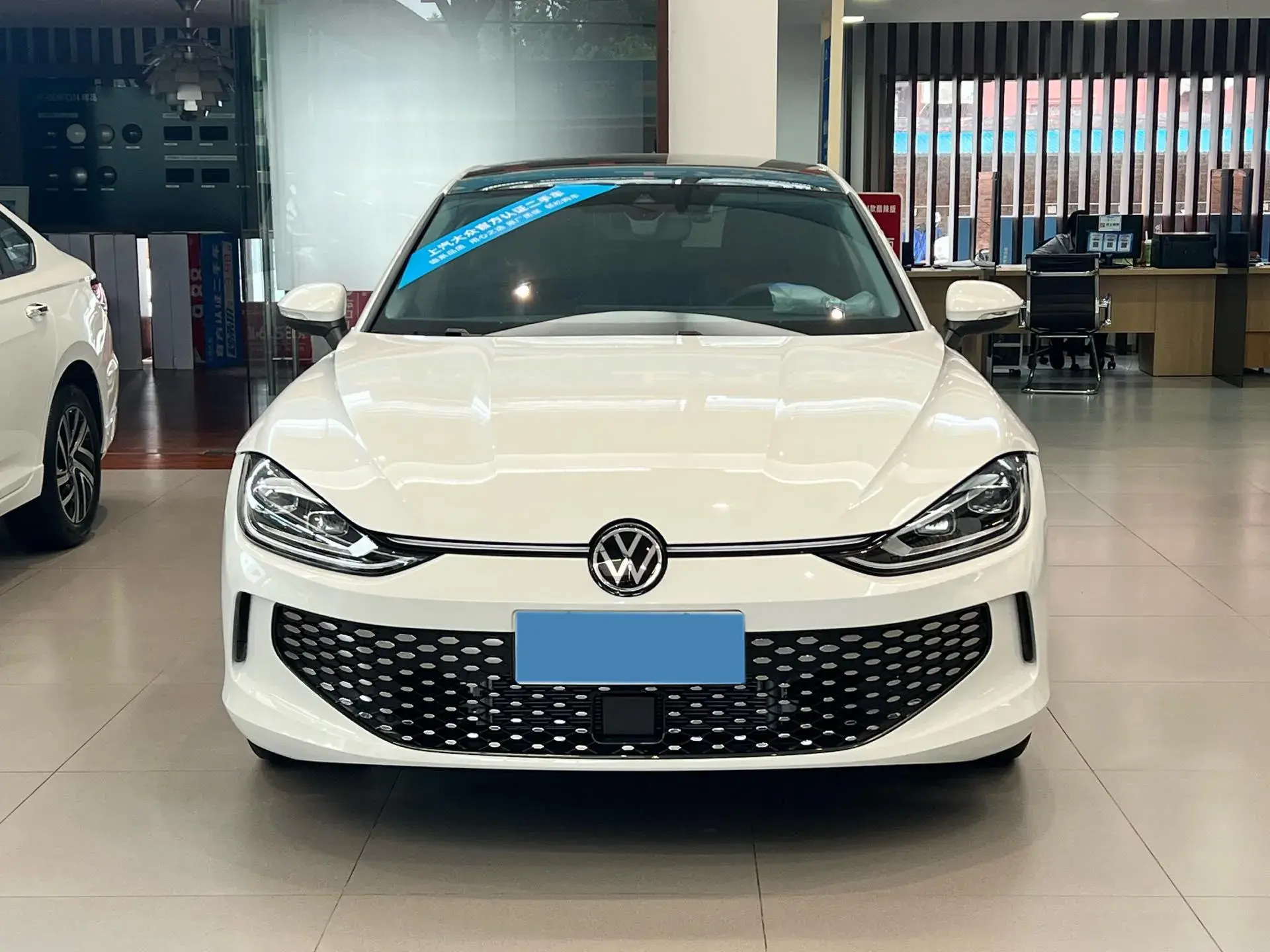 2024 VOLKSWAGEN LAMANDO thumbnail 2