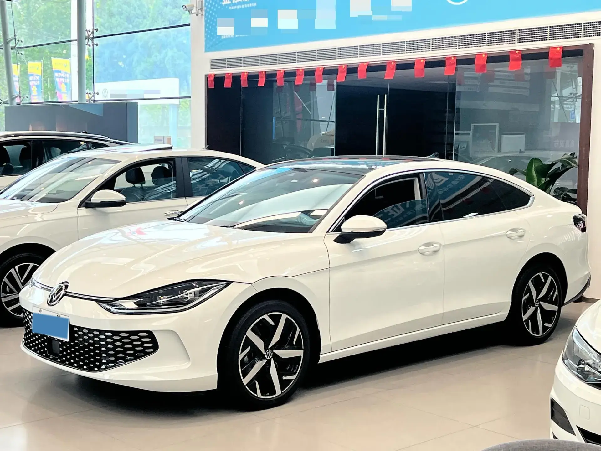 2024 VOLKSWAGEN LAMANDO view 1