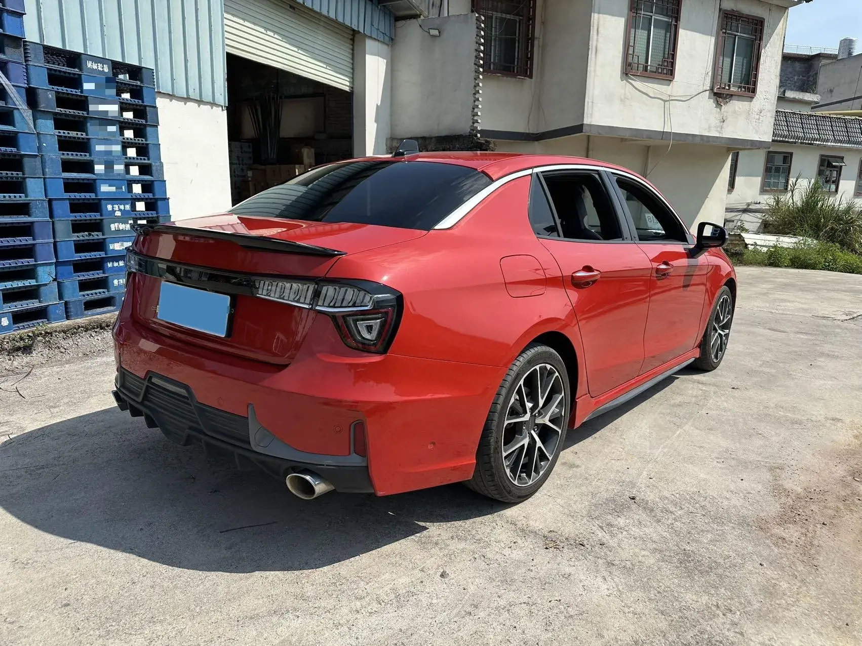 2019 LYNK&CO 03 thumbnail 4