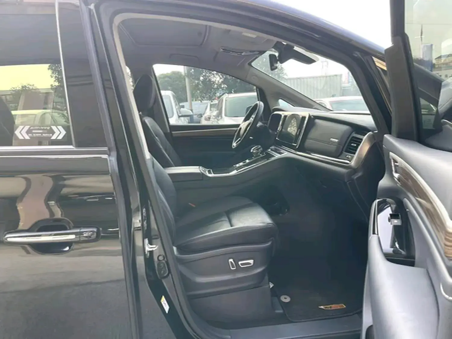 2021 GAC TRUMPCHI thumbnail 3