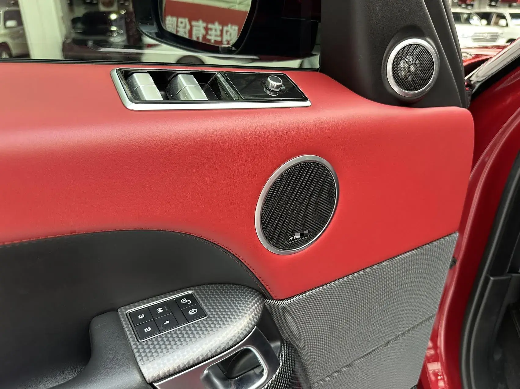 2020 LAND ROVER thumbnail 4