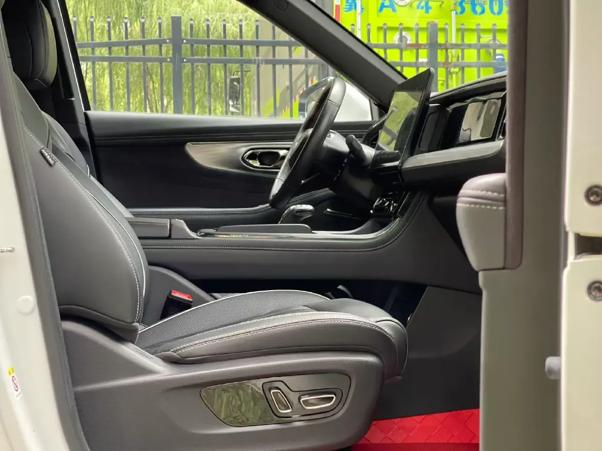 2022 GAC Trumpchi GS8 2.0T 190HP L4 E-CVT Hybrid,autocango,china used car exporter,china ev exporter,chinese used car exporter,chinese used ev exporter