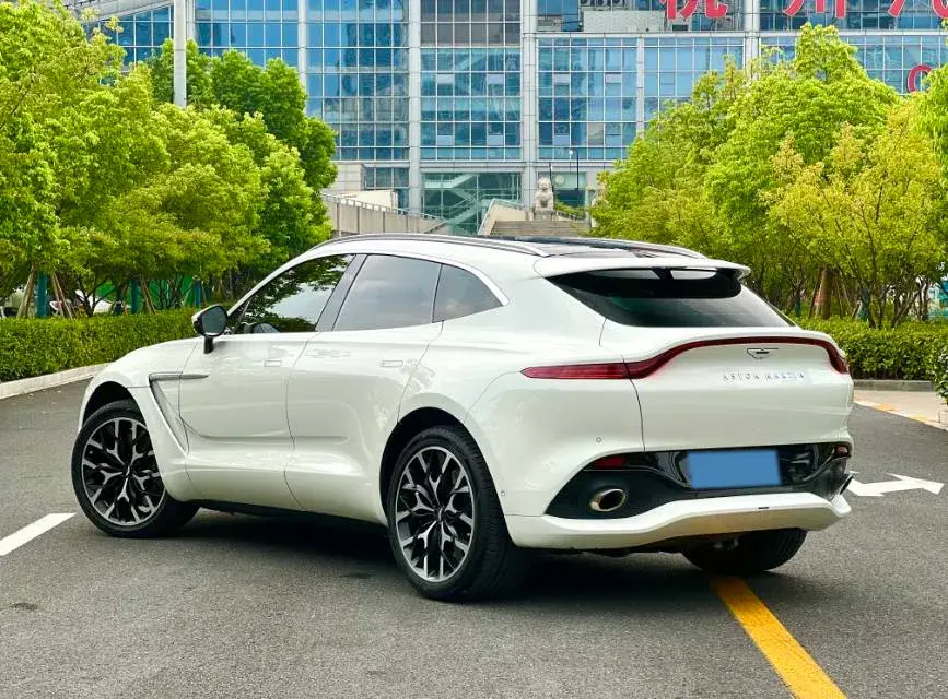 2022 ASTON MARTIN thumbnail 4