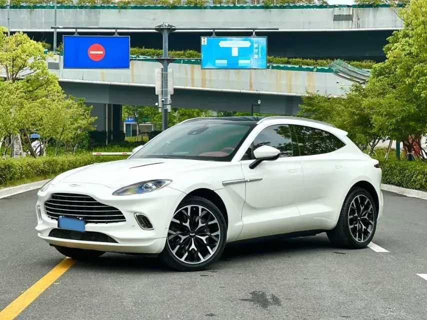 2022 ASTON MARTIN view 1