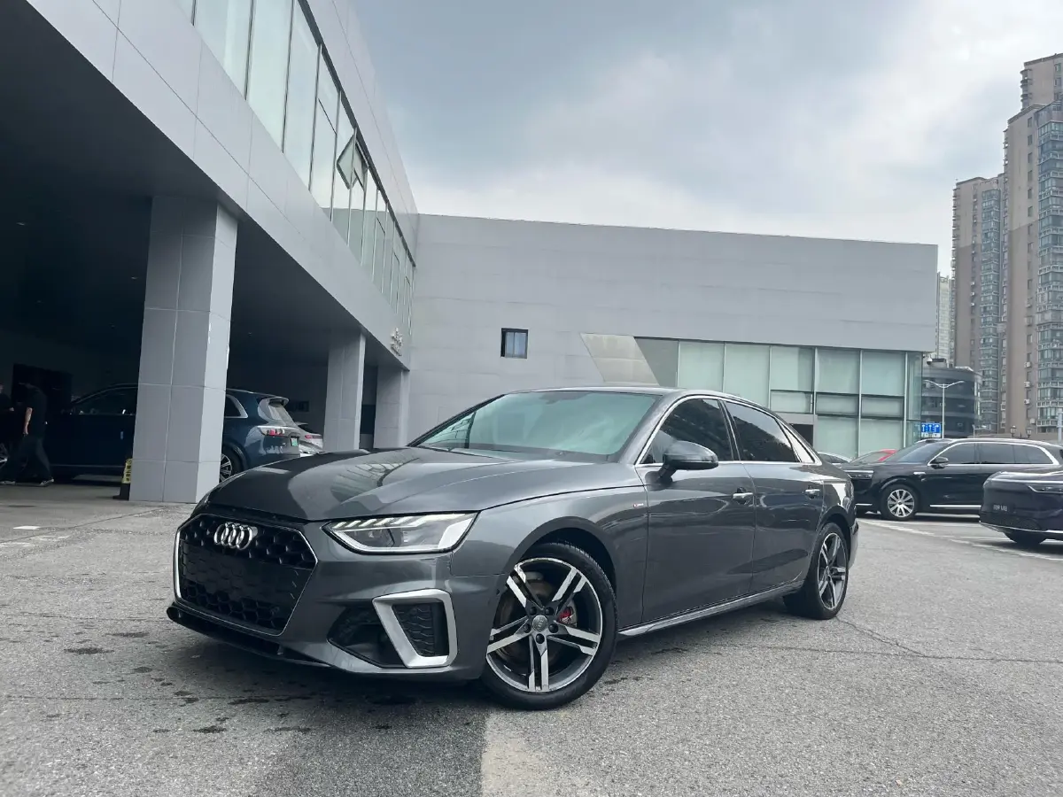 2020 Audi A4L 2.0T 190HP L4 7DCT