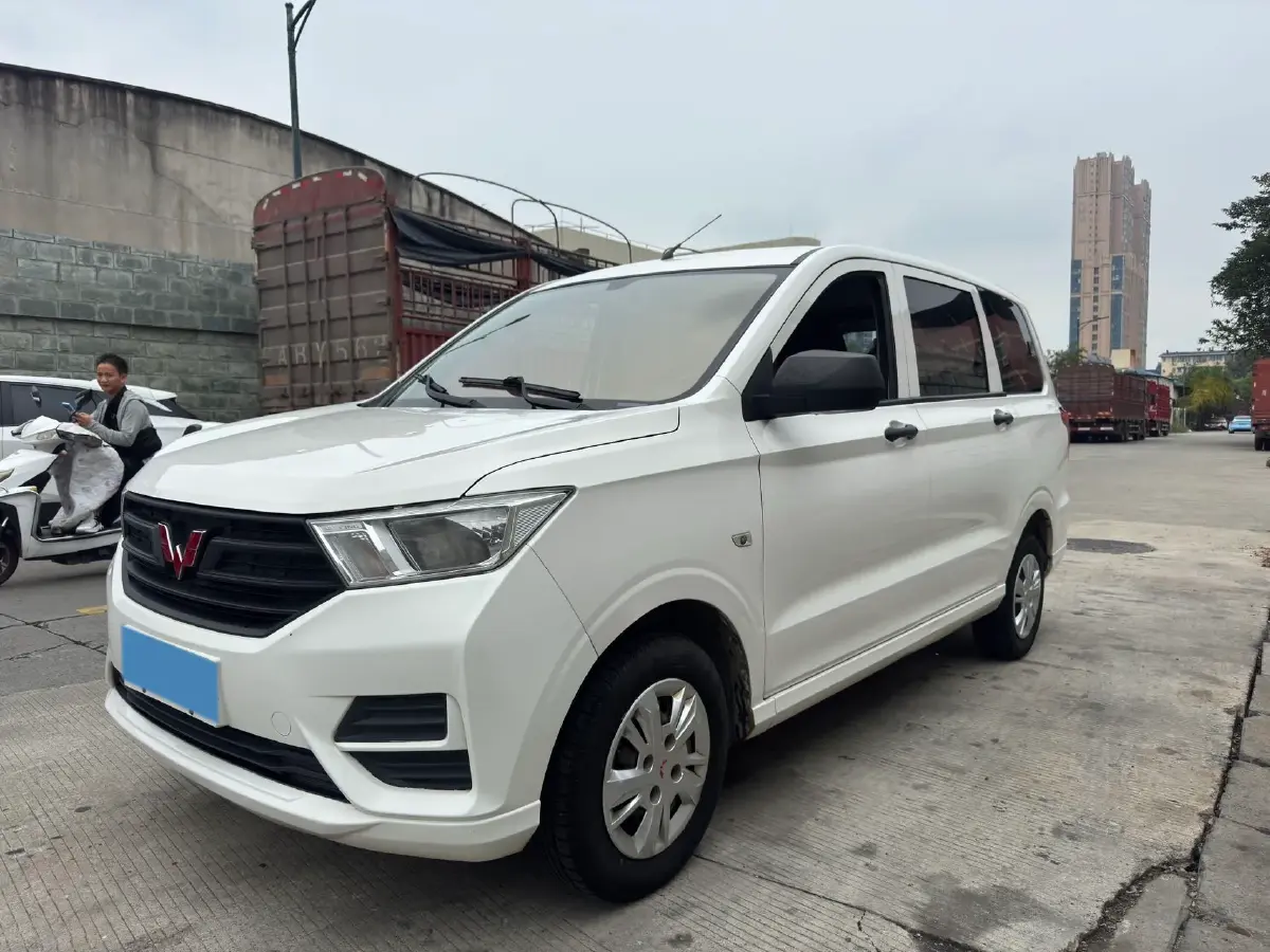 2019 WuLing HongGuang Plus 1.5T 147HP L4 6MT