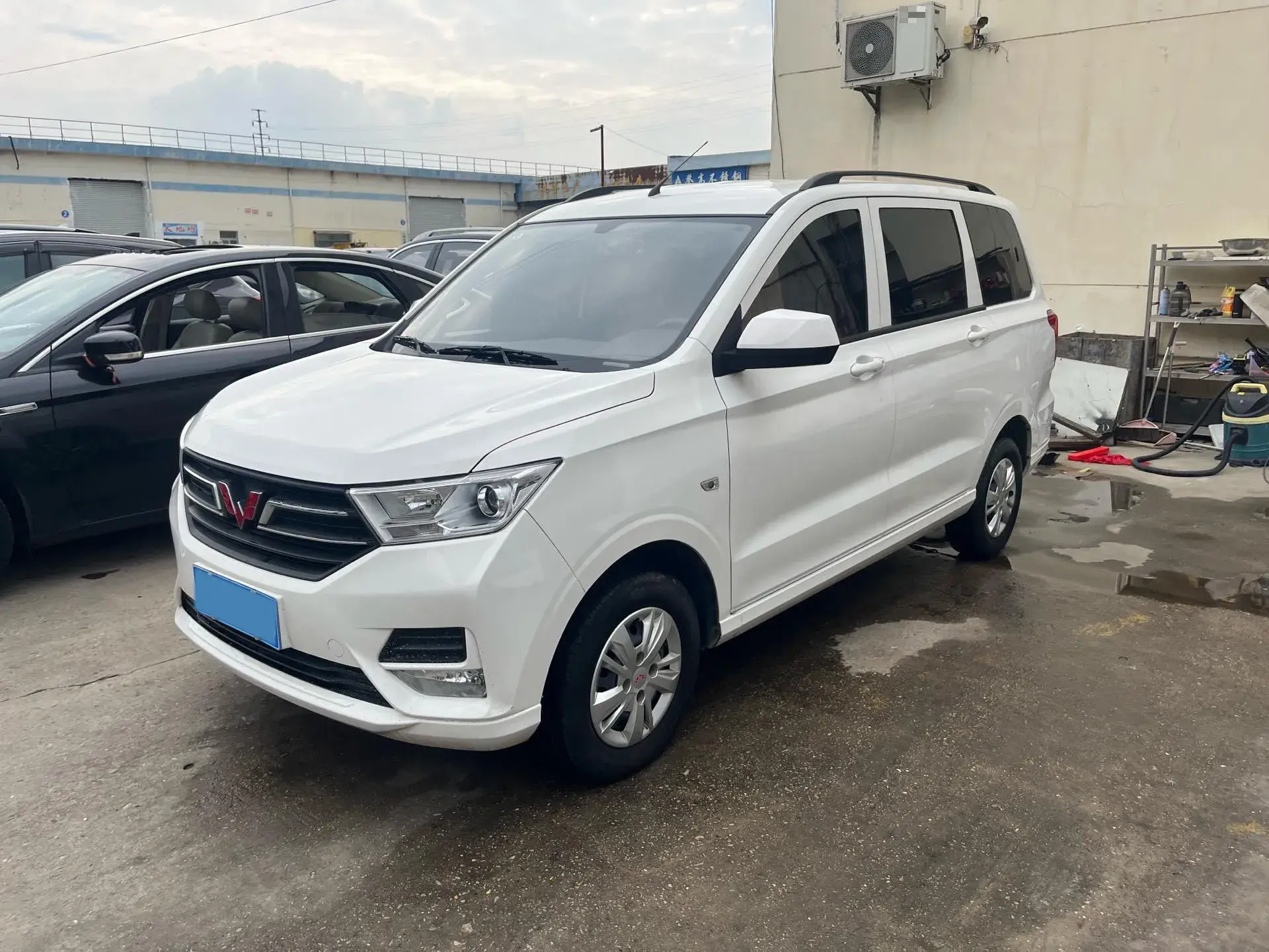 2021 WULING HONGGUANG view 1