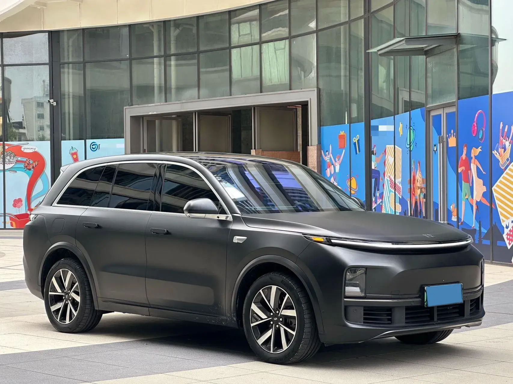 2023 LI L8 thumbnail 3