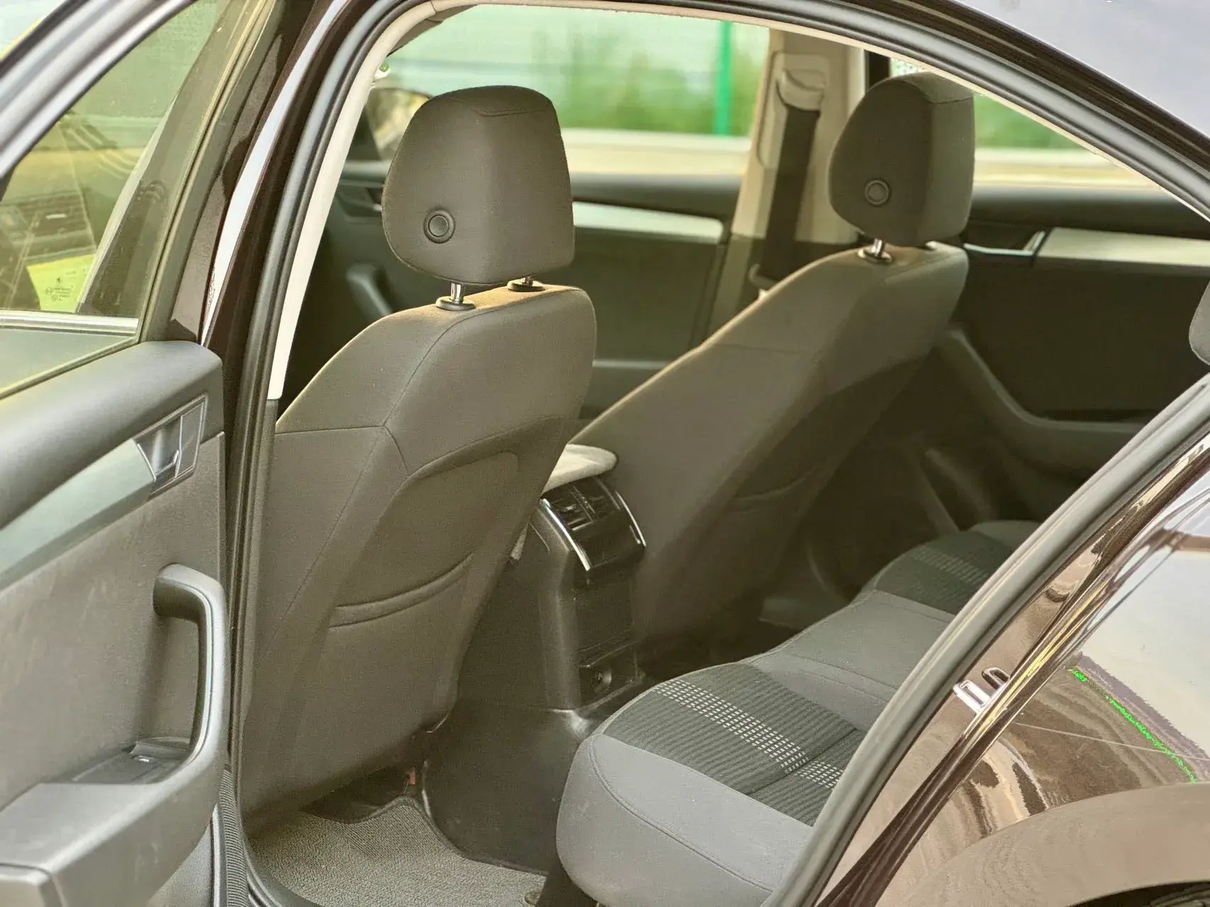 2016 SKODA SUPERB thumbnail 4