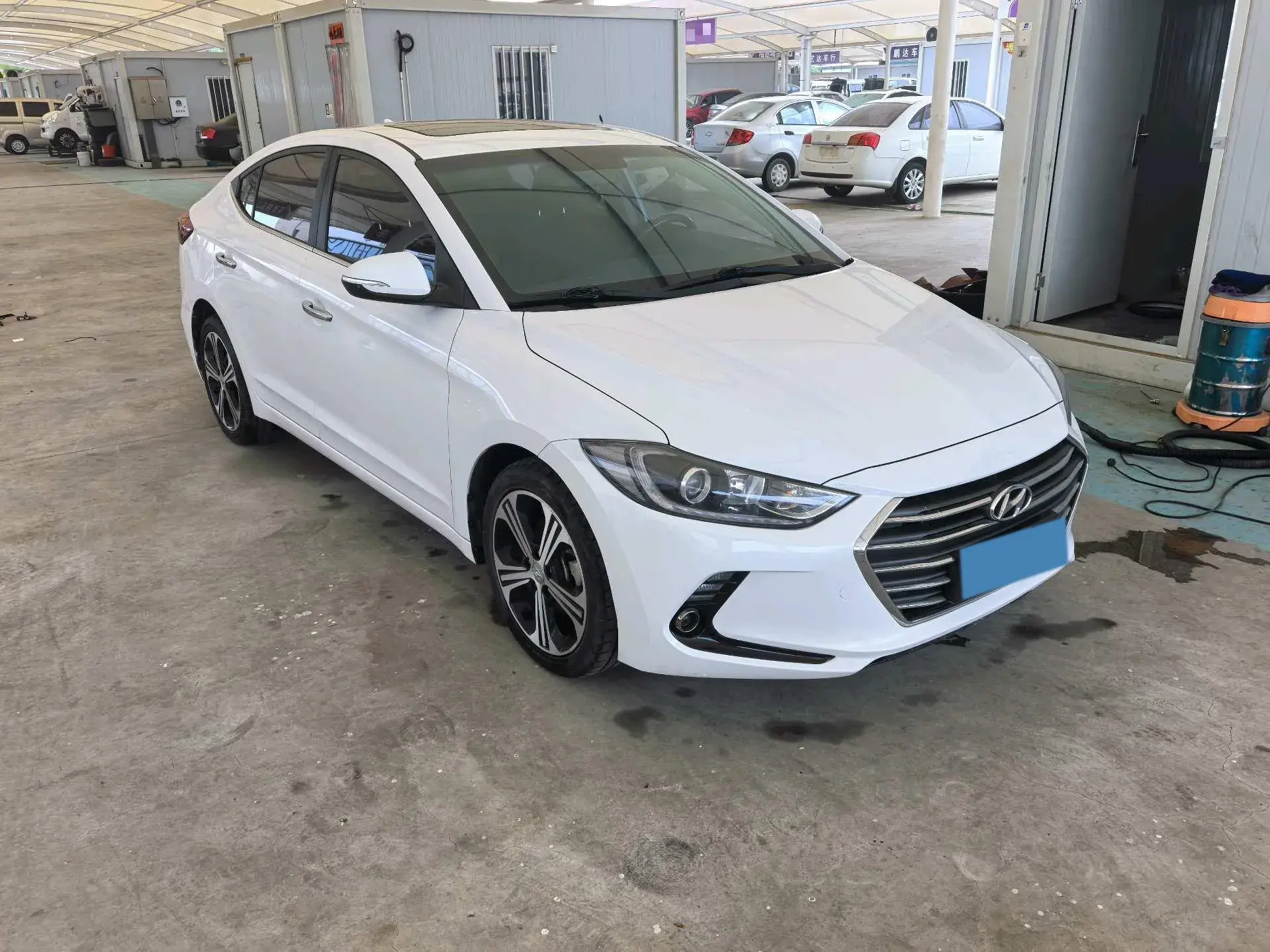 2018 HYUNDAI ELANTRA thumbnail 4
