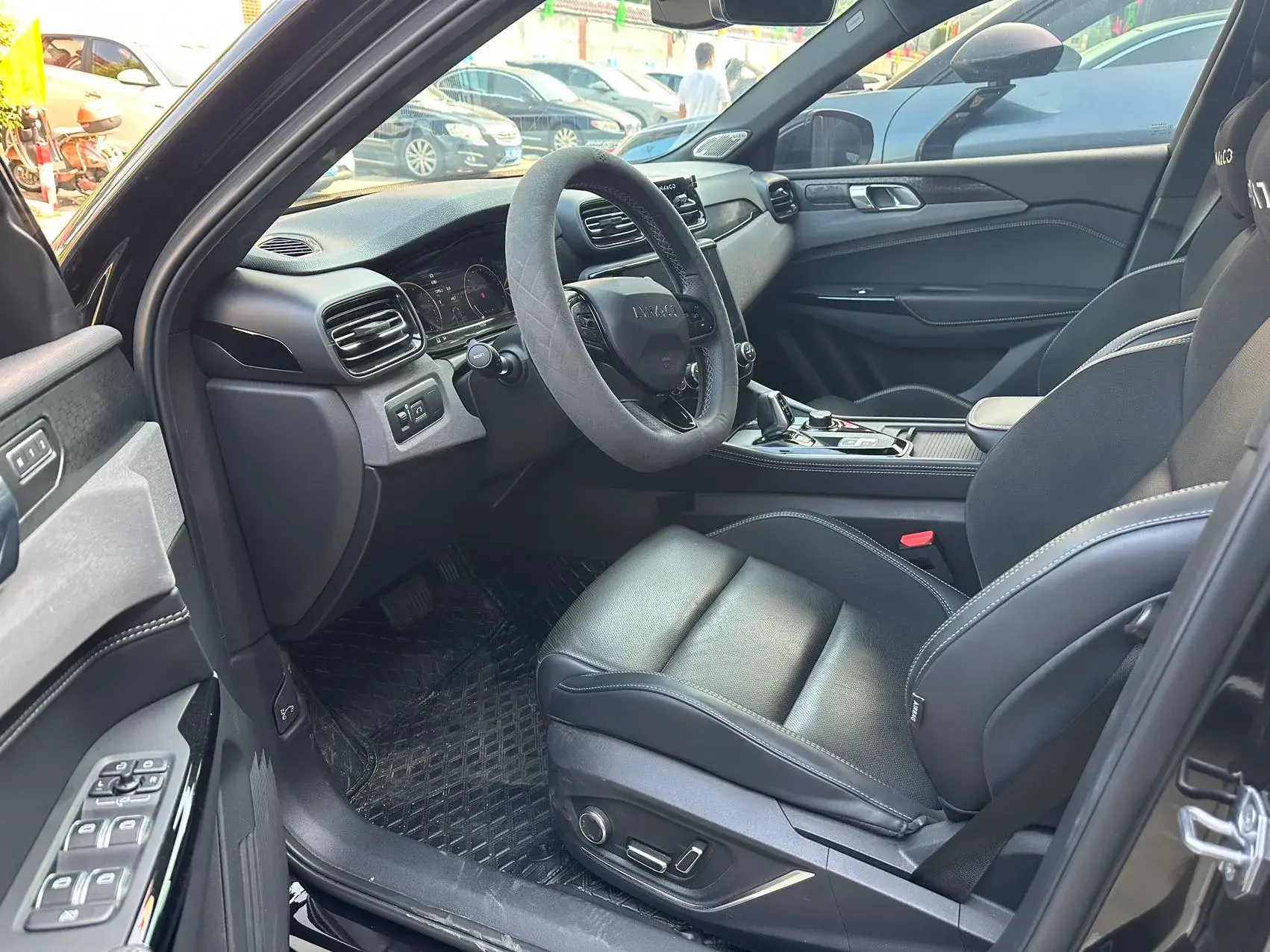 2023 LYNK&CO 03 thumbnail 4