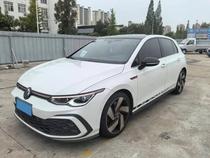 2021 VOLKSWAGEN GOLFGTI view 1