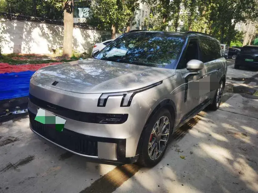 2025 LYNK&CO 900 view 1